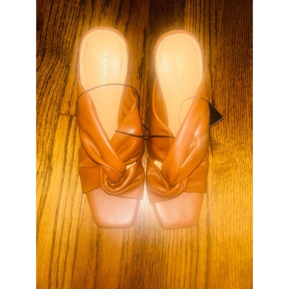 NWT Express Knotted Sandal Sandals Brown Square Shoes Heels 8 - Picture 1 of 4